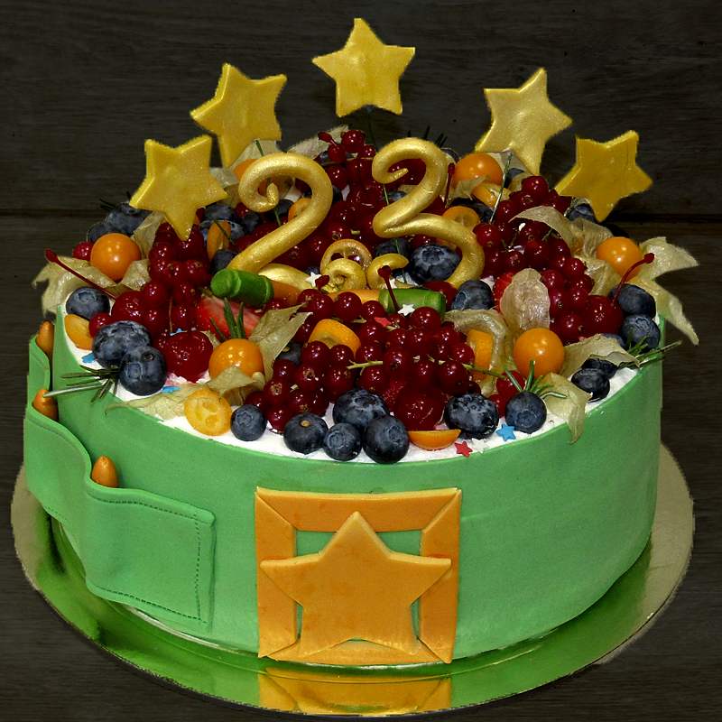 Торт мужчинам с фруктами на 23 февраля