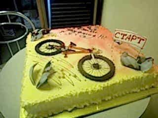 Торт на заказ на день рождения с фигурками