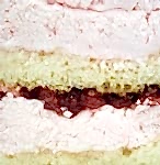 начинка - йогуртовый мусс в кусочками клубники начинка - йогуртовый мусс в кусочками клубники